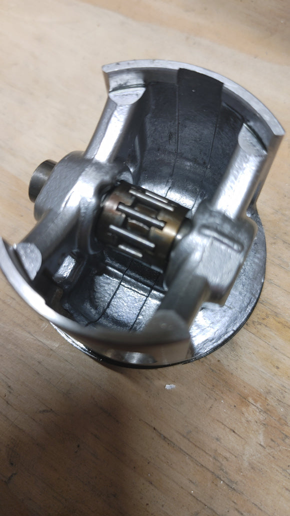 Installing needle/wrist pin bearings in the Phantom 85 - MotoredLife